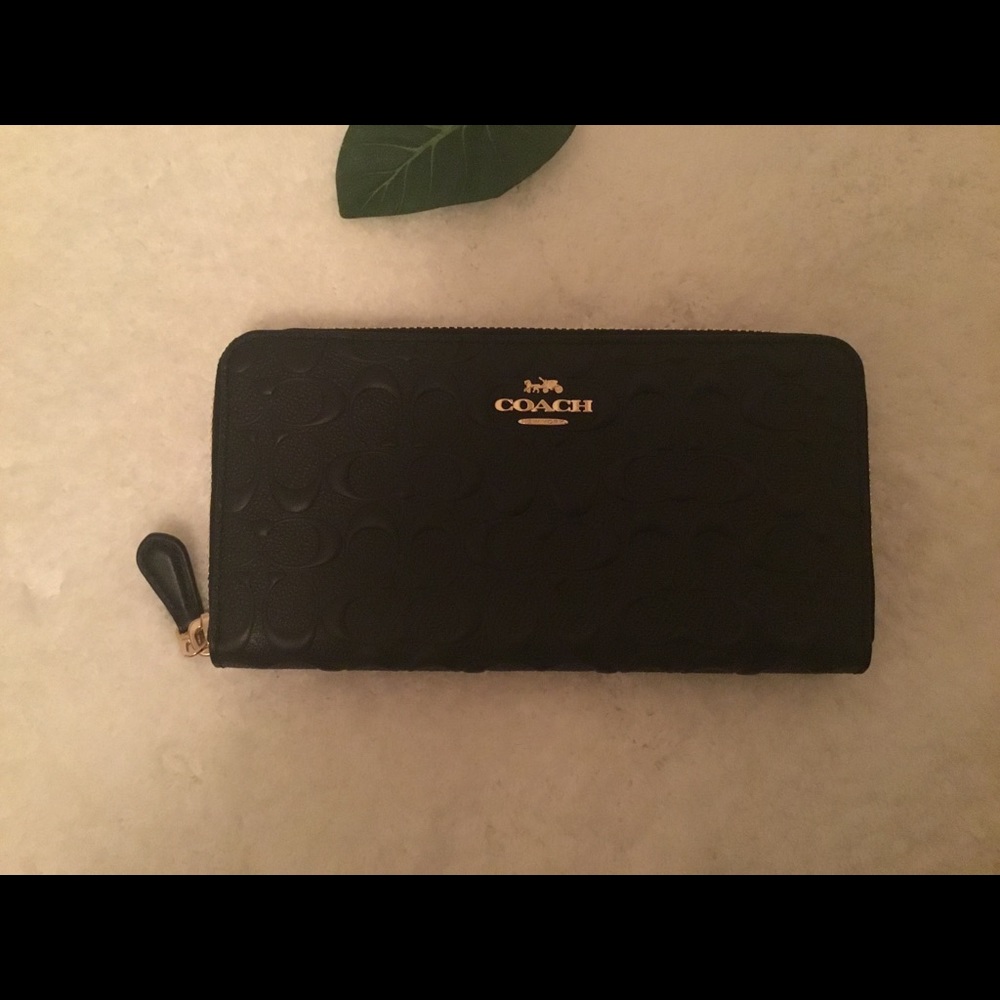 COACH Zip Wallet - Picture 4 of 6